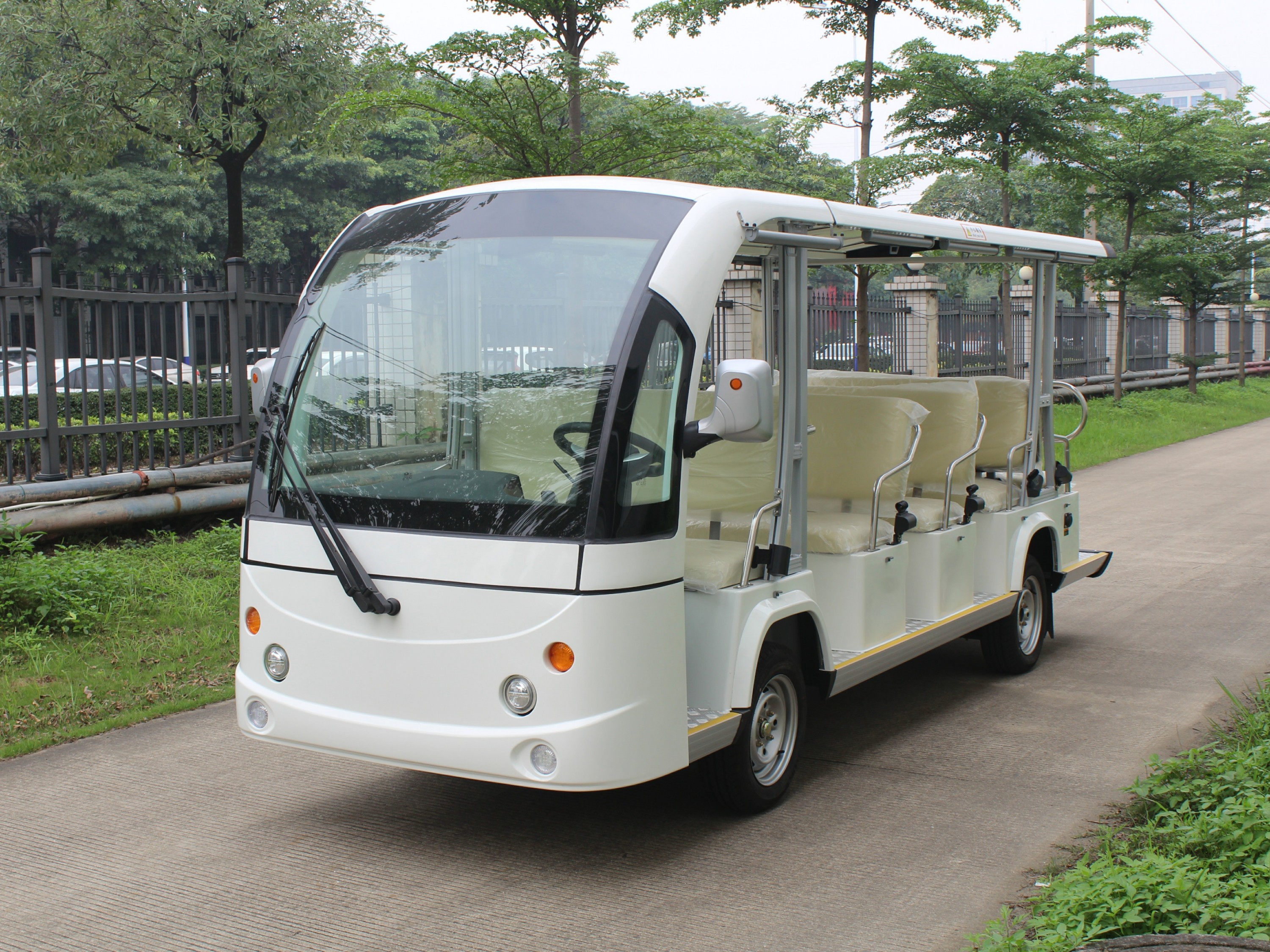 十四座電動(dòng)觀光車DN-14M-2